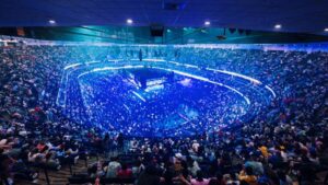 Lee más sobre el artículo Miles llenaron el Honda Center para escuchar del amor de Dios y el regalo de la salvación en el SoCal Harvest