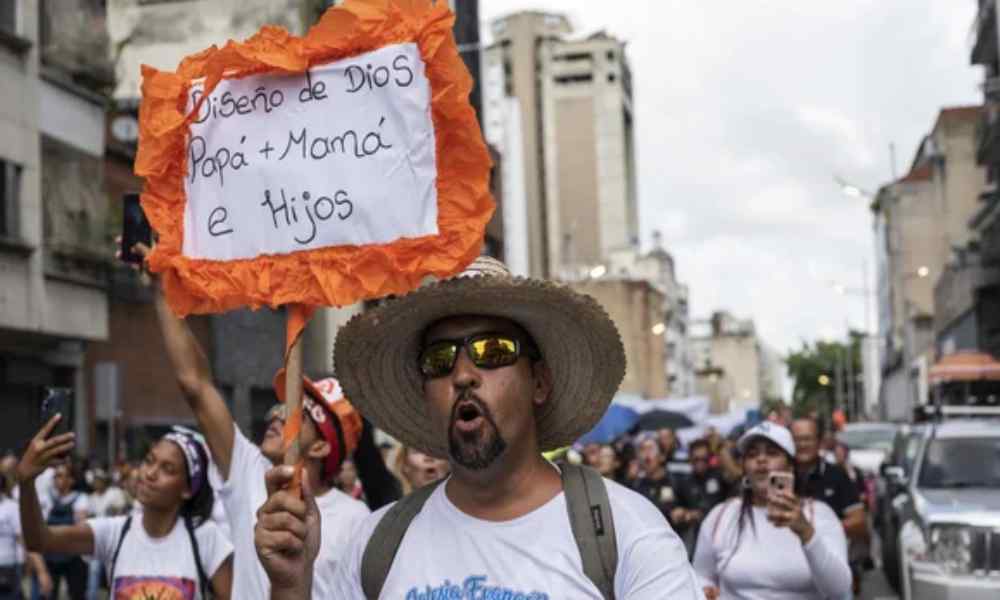 Venezolanos marchan a favor del diseño de Dios para la familia