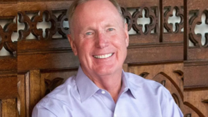 Lee más sobre el artículo «Dios nunca te abandona»: Max Lucado revela que luchó en secreto contra el alcohol