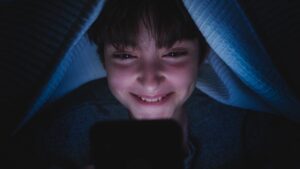 Lee más sobre el artículo ¿Deben los niños usar las redes sociales? Australia propone una edad mínima legal